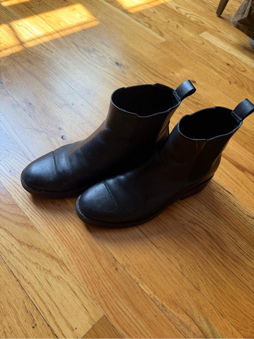5.5 women’s Cole Haan Chelsea Boots Waterproof